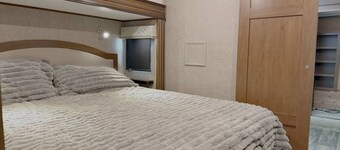 Bozeman Basecamp | Luxury RV 11 min from BZN