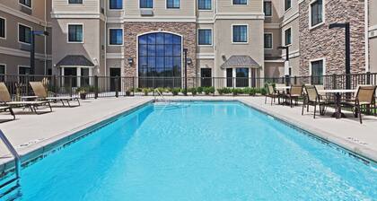 Chic 1BR Suite w/ Kitchen | Free Breakfast + Pool