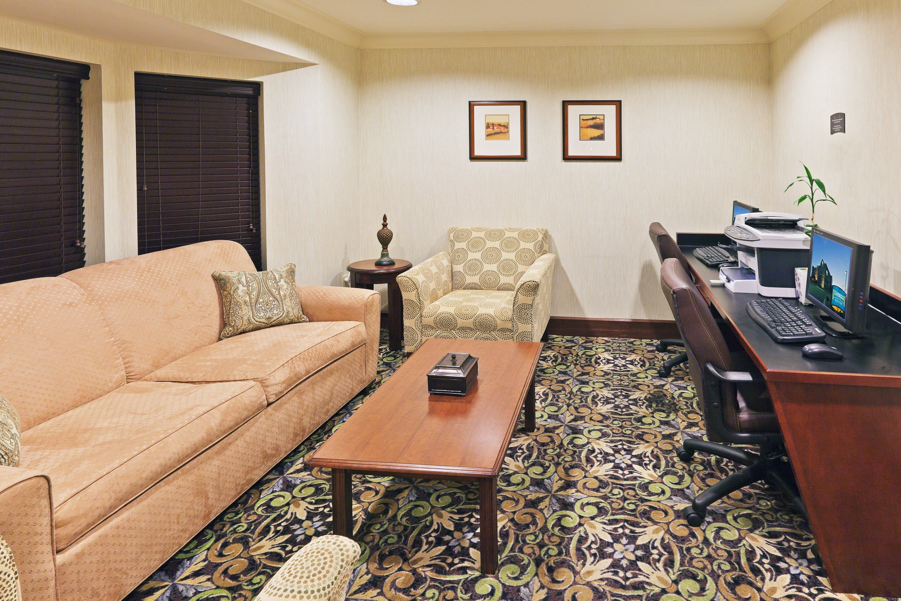 Chic 1br Suite W/ Kitchen | Free Breakfast + Pool - 캔자스