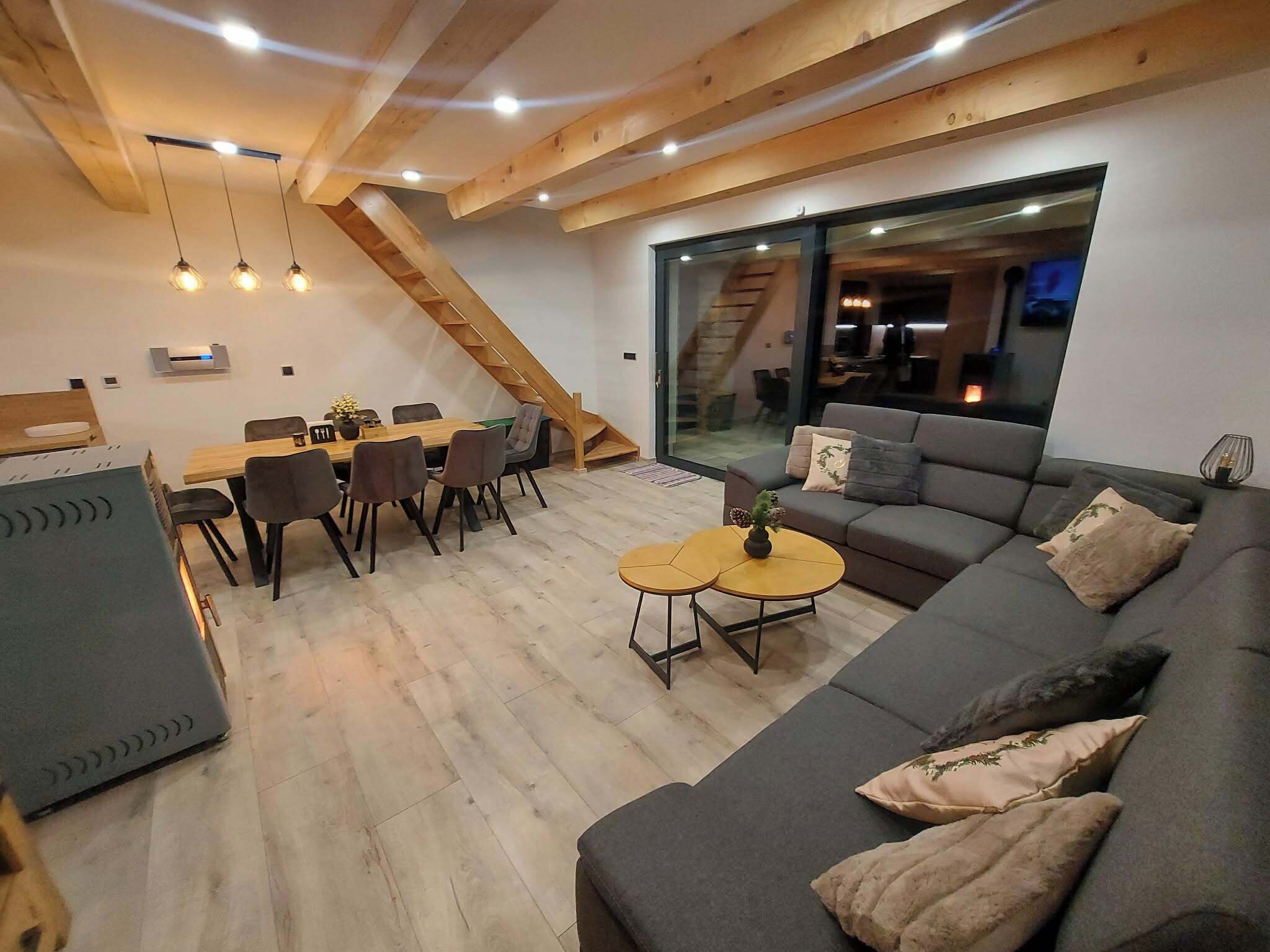 Wonderful 3- Bedroom Chalet In Charming Liptovské Sliače Awaits You - Slowakei