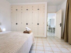 Room - Apartment with terrace & views in Adeje (Torviscas Alto)