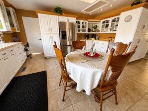 Dining - Kernville/ Sleeps 7/ Rafting/ Hiking Trails (Kernville)