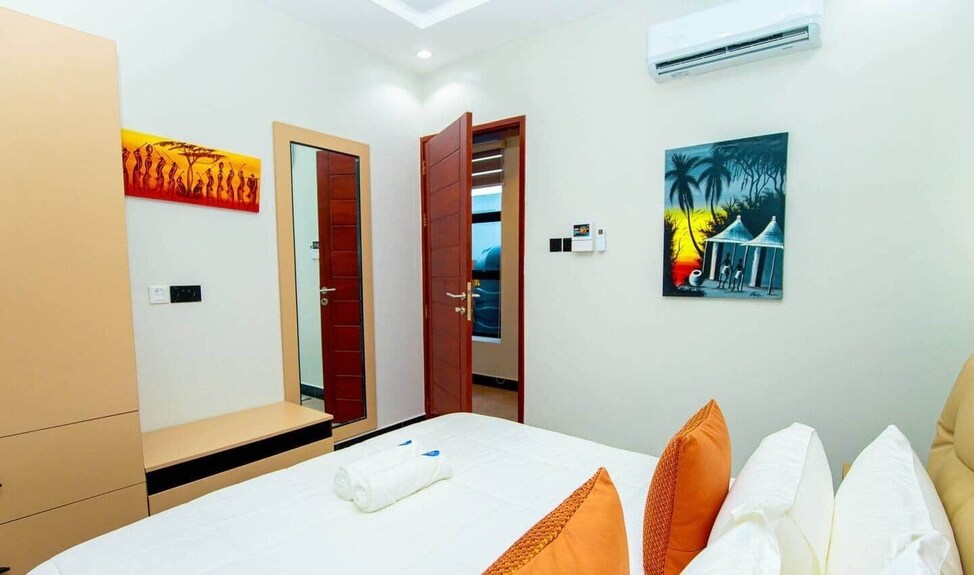 New Urban Oasis Apt W/pool + Hot Tub + Gym - Dar es Salaam
