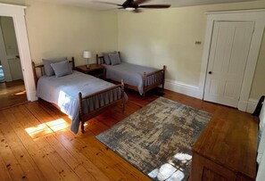Room - The 1860 Farmhouse: A Peaceful New England Retreat (Barrington)