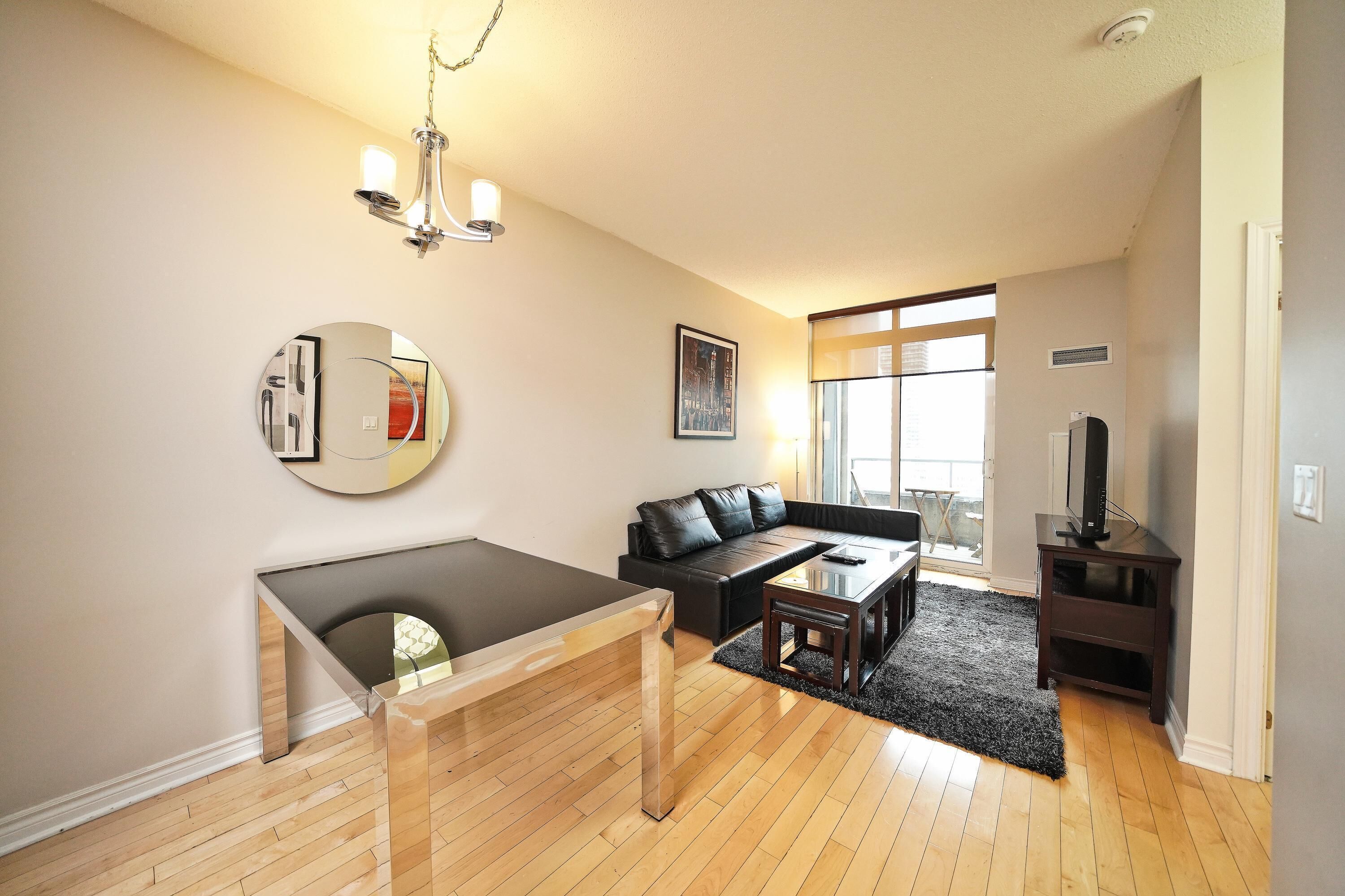 Suite | Living area | Flat-screen TV