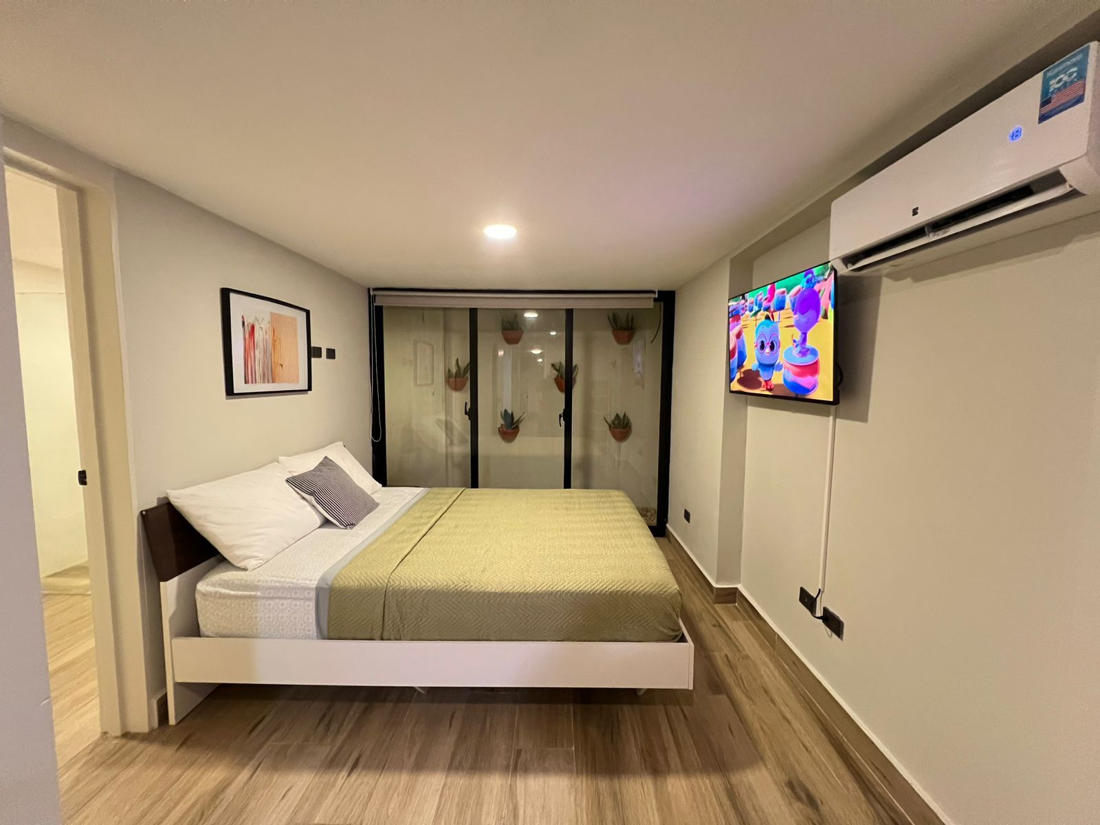 Appartamento Classic, patio, vista cortile | Tende oscuranti, ferro/asse da stiro, Wi-Fi gratuito