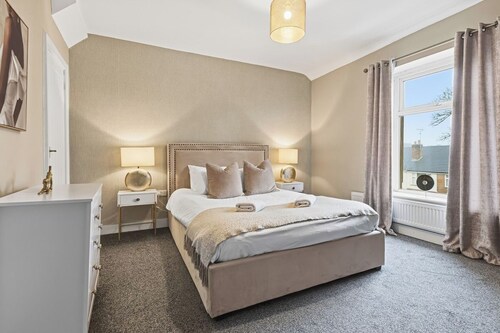 Stunning 3B Home, ideal for leisure & contractors