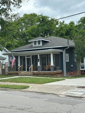 Exterior - The Fox Den in delightful Columbia (Columbia)