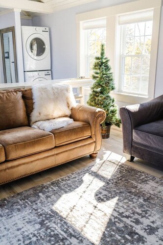 Cozy Winter Suite & Hot Tub