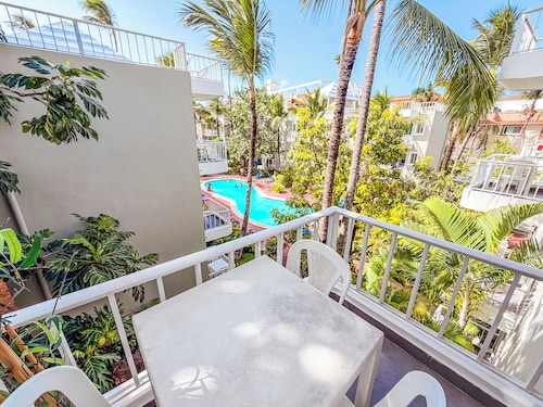 Los Corales COCOS Suites HOTEL POOL&SPA