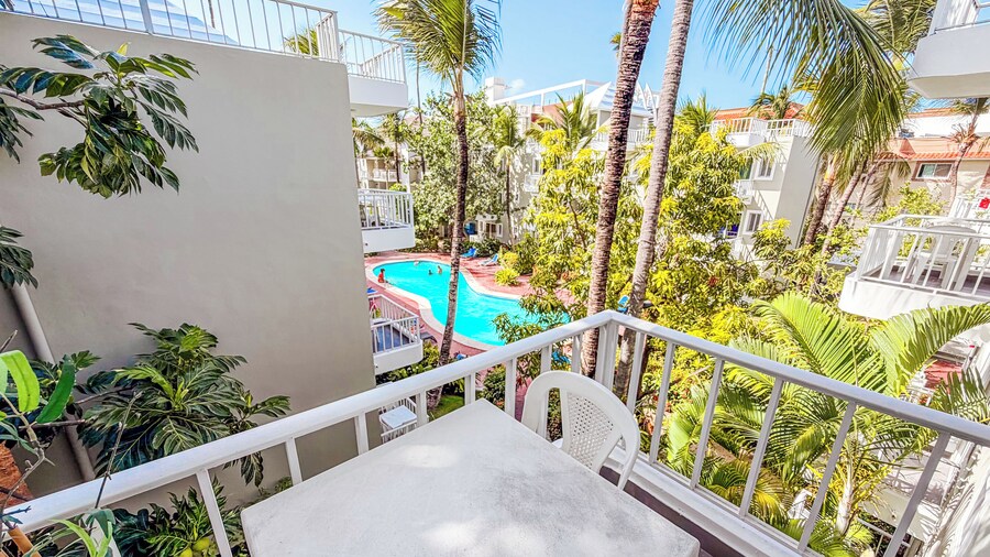 Los Corales COCOS Suites HOTEL POOL&SPA
