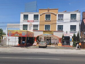 Unclassified image, 4 of 7, button - Hotel Yahveh Forever (Morelia)
