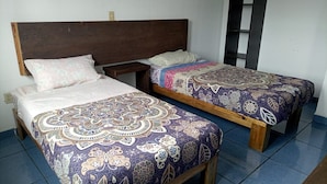 Basic Triple Room, Balcony - Hotel Yahveh Forever (Morelia)