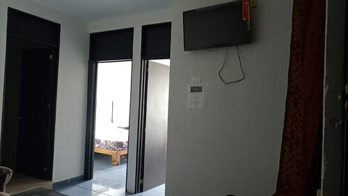 Hotel Yahveh Forever