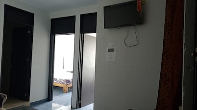 Hotel Yahveh Forever
