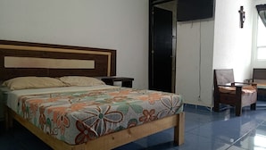 Basic Triple Room, Balcony - Hotel Yahveh Forever (Morelia)
