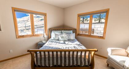 Private 15-Acre Retreat: Ruggedly Charming 3BR House