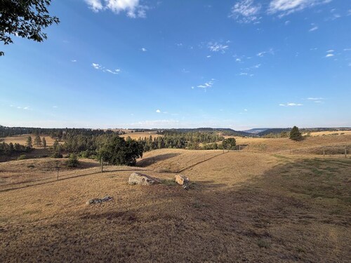 Private 15-Acre Black Hills Retreat: Ruggedly Charming 3BR House