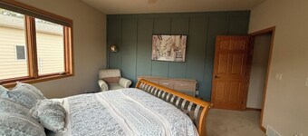 Private 15-Acre Retreat: Ruggedly Charming 3BR House