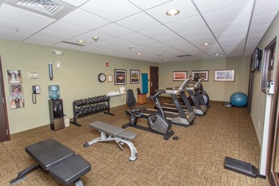 Accessible 2BR Suite w/ Free Hot Breakfast + Pool