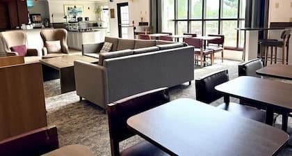 Missouri River View Suite | Free Breakfast!