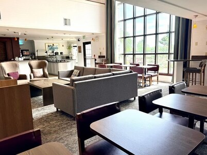 Missouri River View Suite | Free Breakfast!