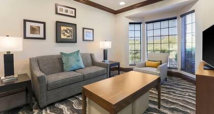 Extended-Stay King Studio | Hot Breakfast & Pool