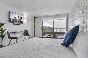 Room - Modern Stay Close to Disney World + Free Parking (Kissimmee)