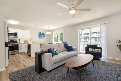 The ND Retreat | 2B/2BA Near Notre Dame | Balcony