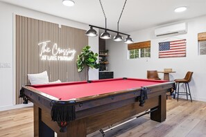 The spacious game room features a pool table, plenty of room to hang out and entertainment for your whole group - Lakefront, Hot Tub, Game Room, Sleeps 12 (Council Bluffs)