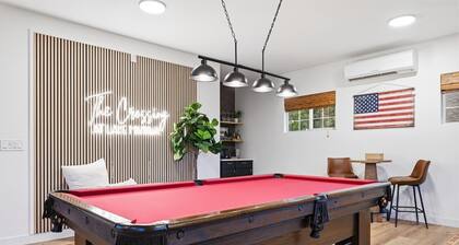 Lake Front, Hot Tub, Game Room, Private Dock