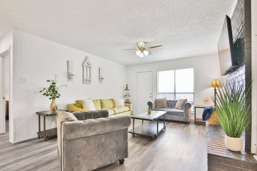 Charming Lubbock Stay—Comfort Meets Convenience