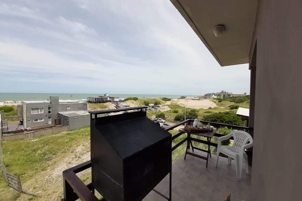 Studio Suite, Balcony, Beach View | Outdoor dining