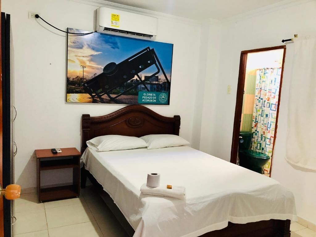 Iron/ironing board, WiFi (free)