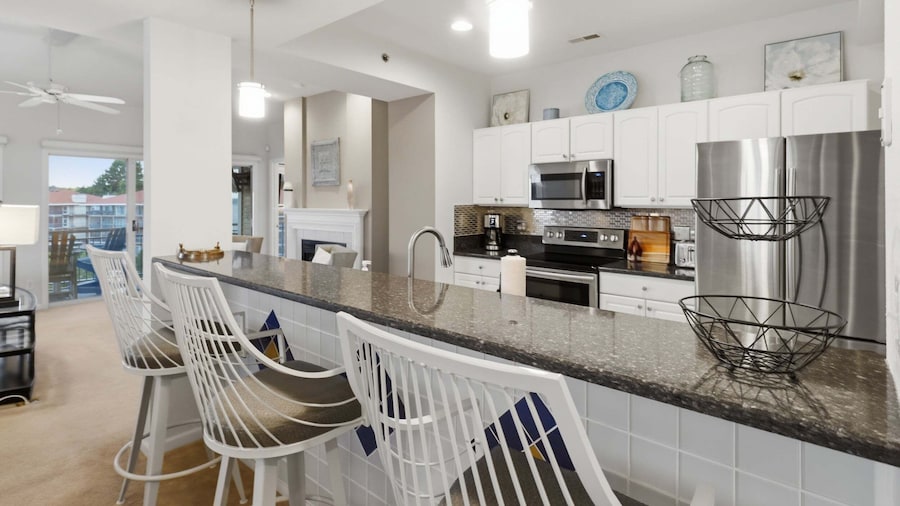 Main Channel Views, 3 Heated Pools & Gated Resort