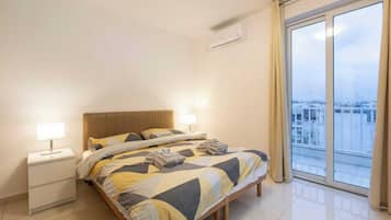 Iron/ironing board, WiFi (free)
