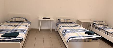Iron/ironing board, WiFi, bed sheets