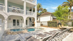 Terrace/patio - Walk to Beach: 9BR Miramar Retreat - Pool and Grill (Destin)
