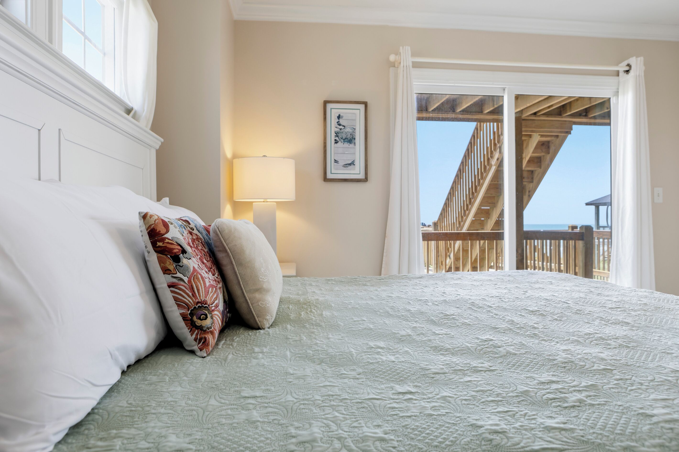 Desk, WiFi (free), bed sheets