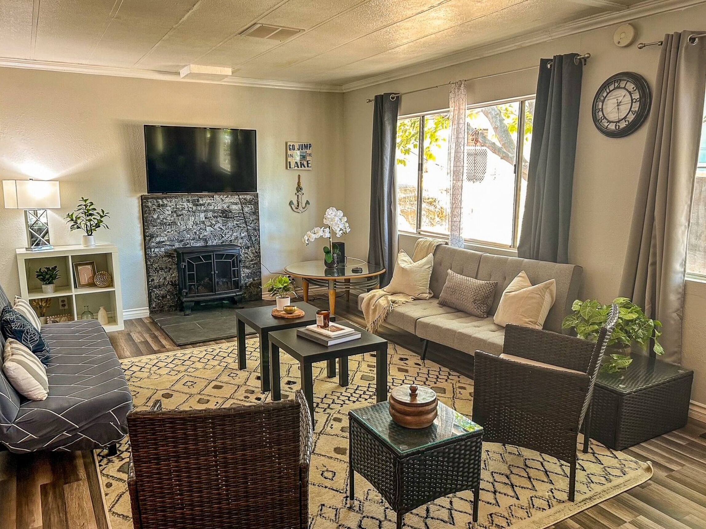 TV, fireplace, books, offices