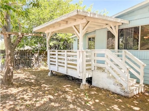 Terrace/patio - Charming Bodfish Home with Deck, Near Kern River (Bodfish)