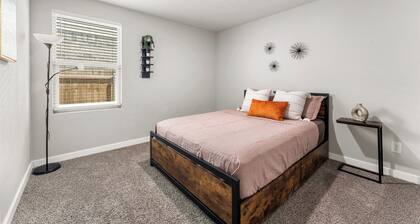 Premium 4BR Home Near Midland airport