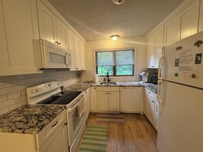 Unclassified image, 2 of 23, button - Grand Traverse Hideaway - 3BD Condo (Williamsburg)