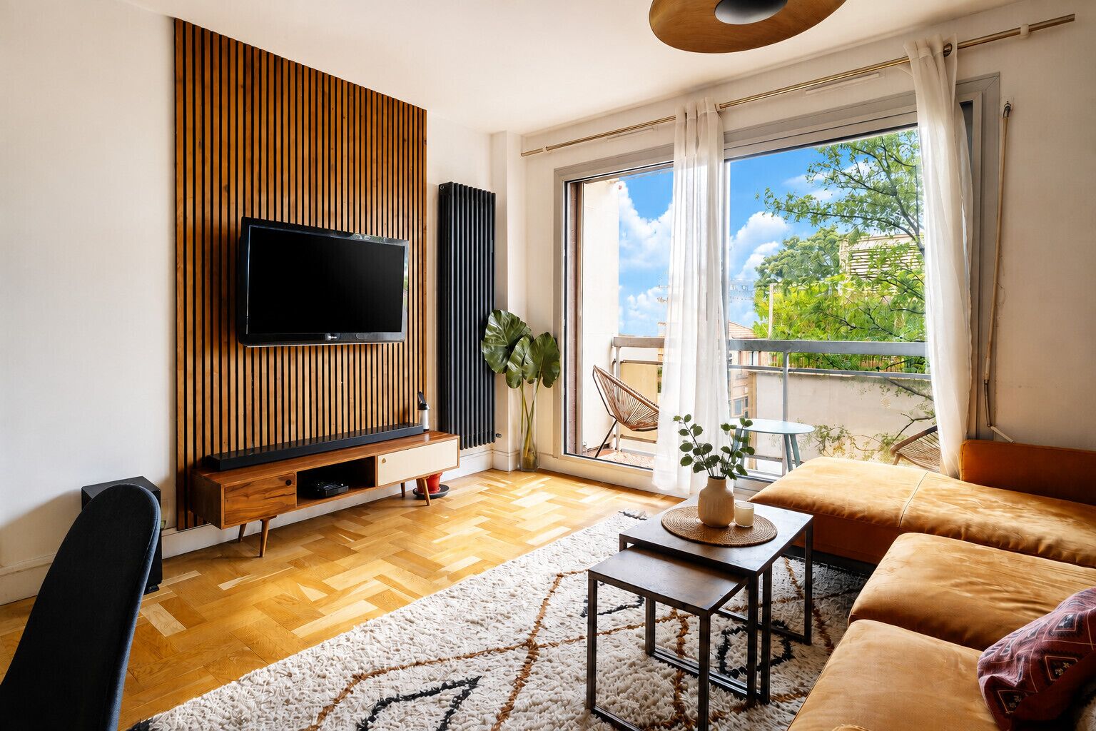 Télévision, livres, chaîne hi-fi