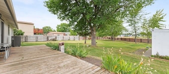 Newly Remodeled 3BR | King Bed | Large Yard