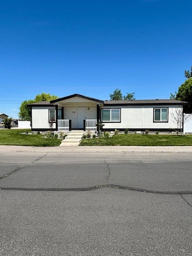 3 BR/2BA Home with Extra Parking