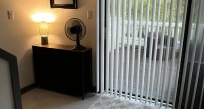 Fairfield Harbour Condo, Sleeps 6, Close to Golf, Marina, and Downtown New Bern.