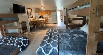 Slopeside Condo-2 Minute Walk to Ski Lifts or Lake- Remodeled 2026 -
