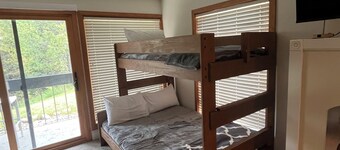 Slopeside Condo-2 Minute Walk to Ski Lifts or Lake- Remodeled 2026 -