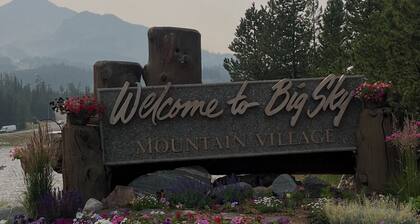 Slopeside Condo-2 Minute Walk to Ski Lifts or Lake- Remodeled 2026 -